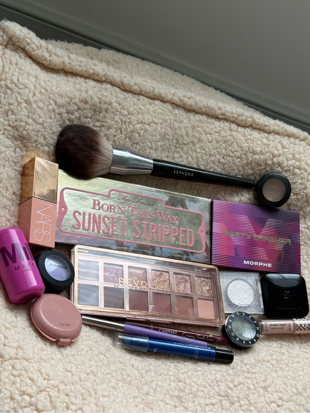 Makeup bundle - Picture 2 of 8